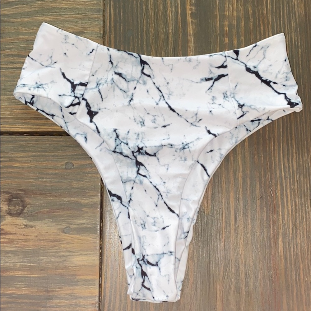 Black/white marble pattern high waisted bottoms
